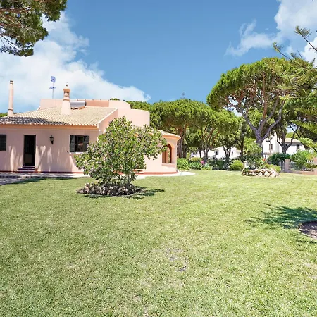 Villa In With Pool Near Vilamoura